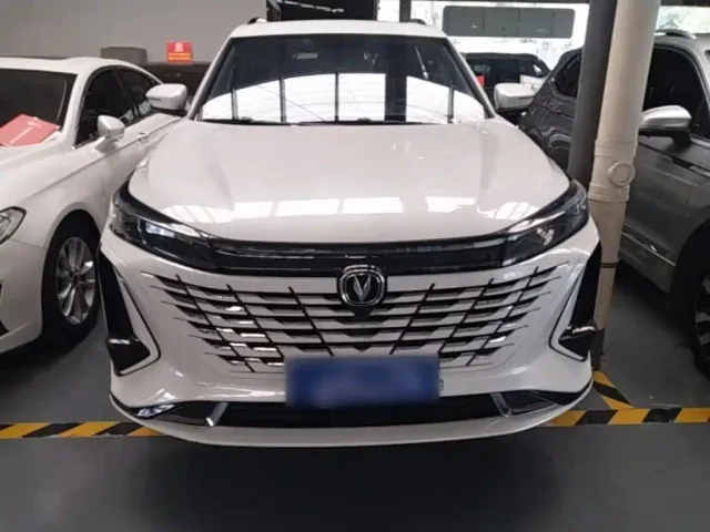 Changan CS75 Plus — Фото автомобиля 2