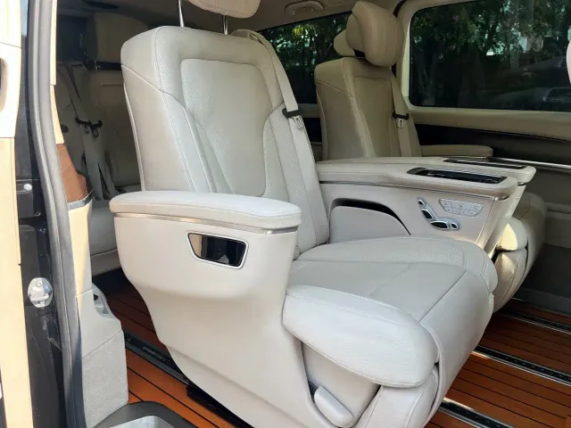 Mercedes-Benz V-Class — Фото автомобиля 10