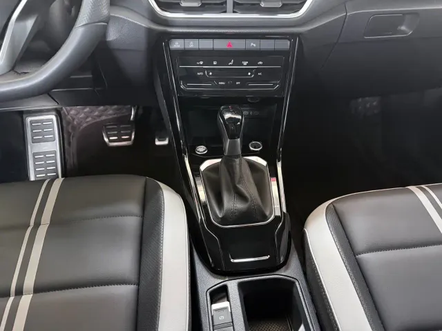 Volkswagen T-Roc — Фото автомобиля 16