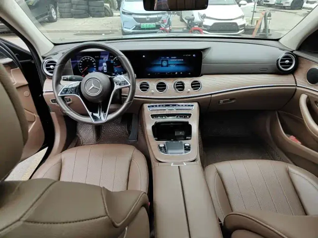 Mercedes-Benz E-Class — Фото автомобиля 9