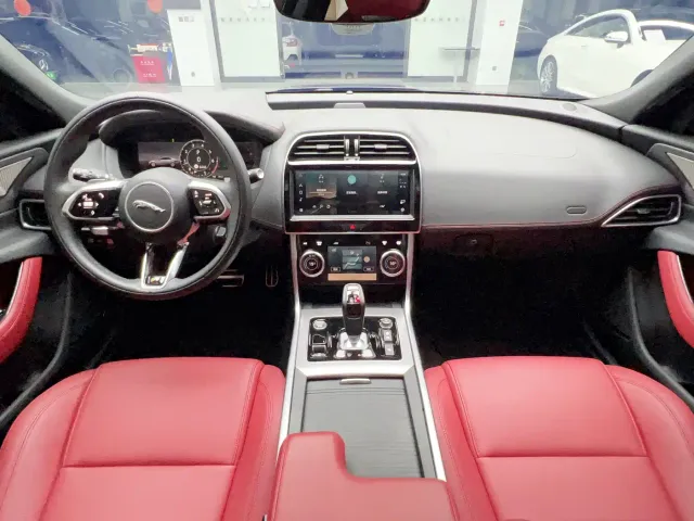 Jaguar XEL — Фото автомобиля 21