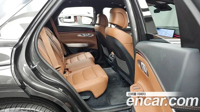 Genesis GV70 2.5T Бензин AWD — Фото автомобиля 12
