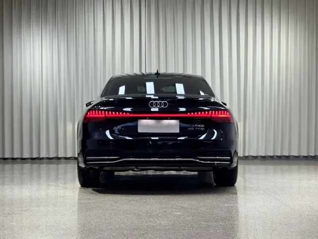 Audi A7L — Фото автомобиля 17
