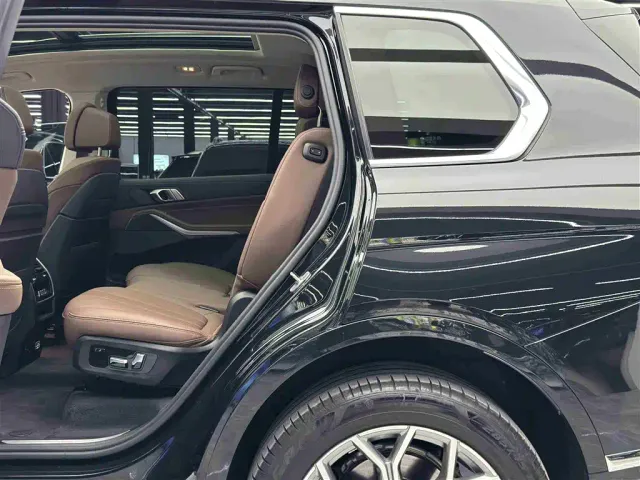 BMW X7 — Фото автомобиля 7