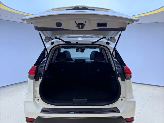 Nissan X-Trail — Фото автомобиля 7