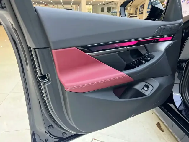 BMW 5 Series — Фото автомобиля 17