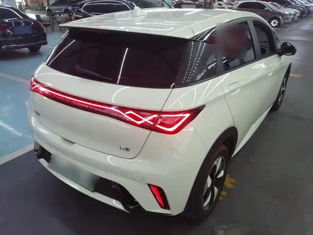 BYD Dolphin — Фото автомобиля 6