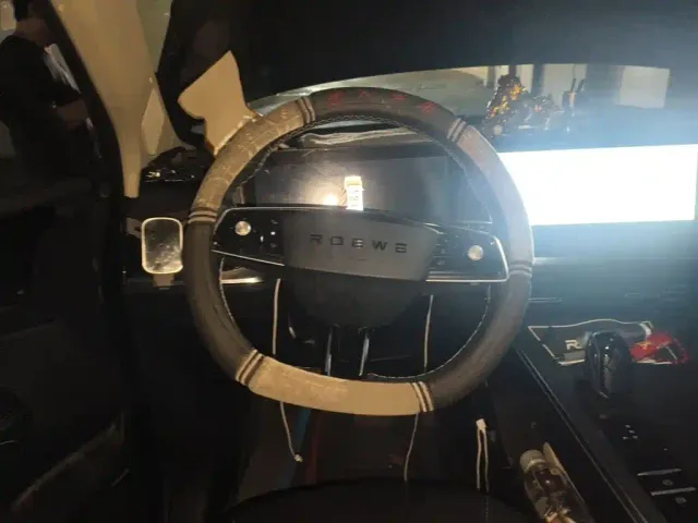 Roewe RX5 Max — Фото автомобиля 2