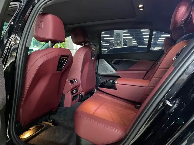 BMW BMW 5 Series 2025 530Li Leading M Sport Package — Фото автомобиля 6
