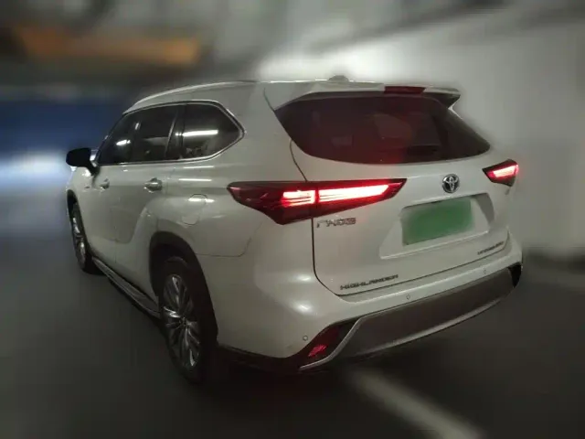 Toyota Highlander — Фото автомобиля 24