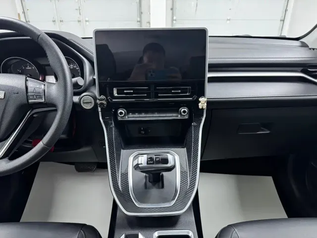 Haval M6 — Фото автомобиля 14