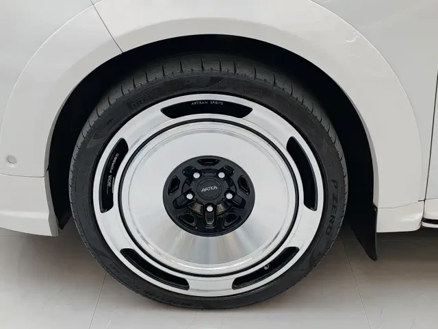 Li Auto L9 — Фото автомобиля 12