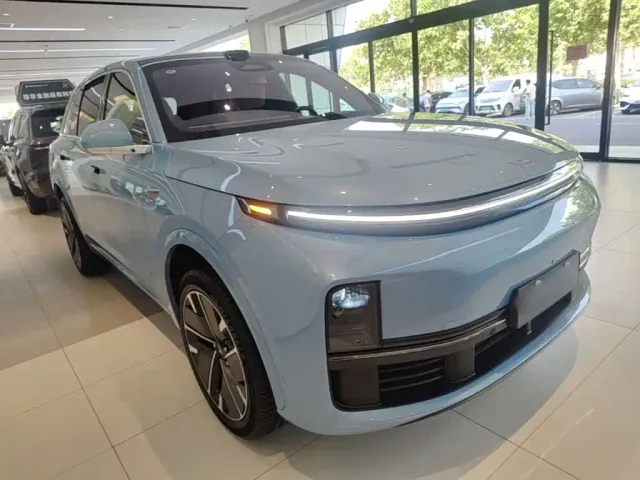 Li Auto L7 — Фото автомобиля 21
