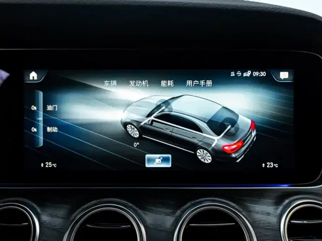 Mercedes-Benz E-Class — Фото автомобиля 18