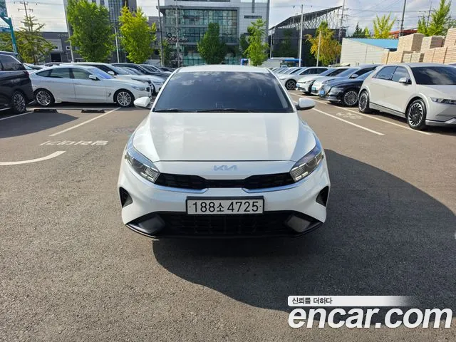 Фотография автомобиля — Kia K3 Generation 2