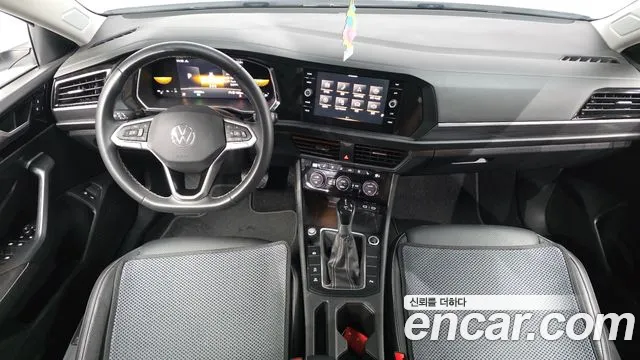 Volkswagen Jetta — Фото автомобиля 7