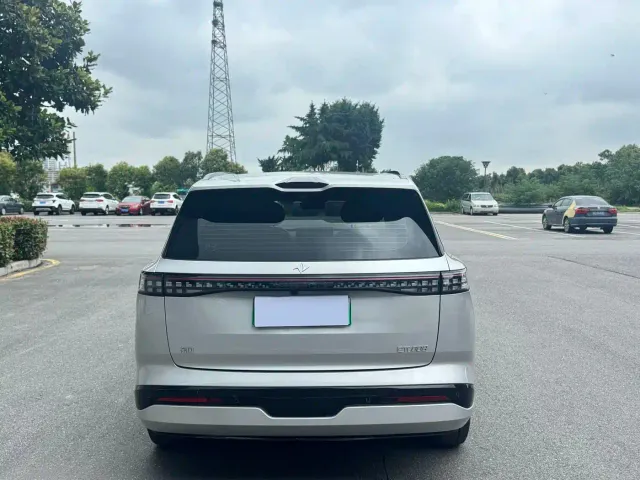 Dongfeng eπ 008 — Фото автомобиля 4