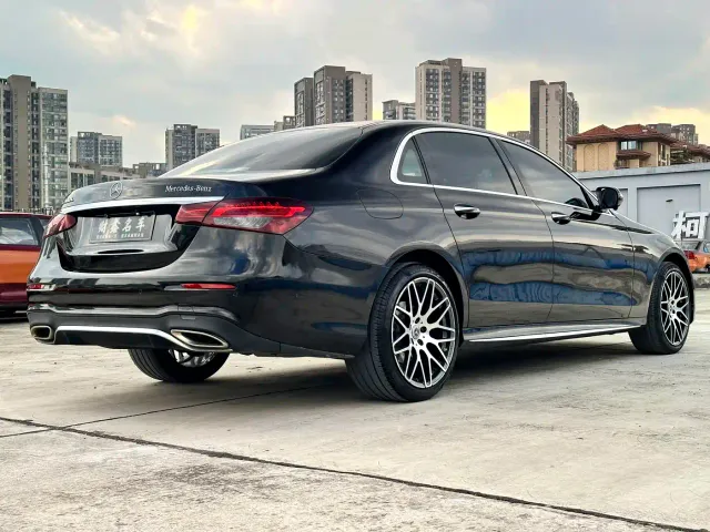 Mercedes-Benz E-Class — Фото автомобиля 9