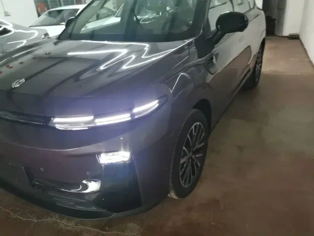 Leapmotor B10 — Фото автомобиля 23