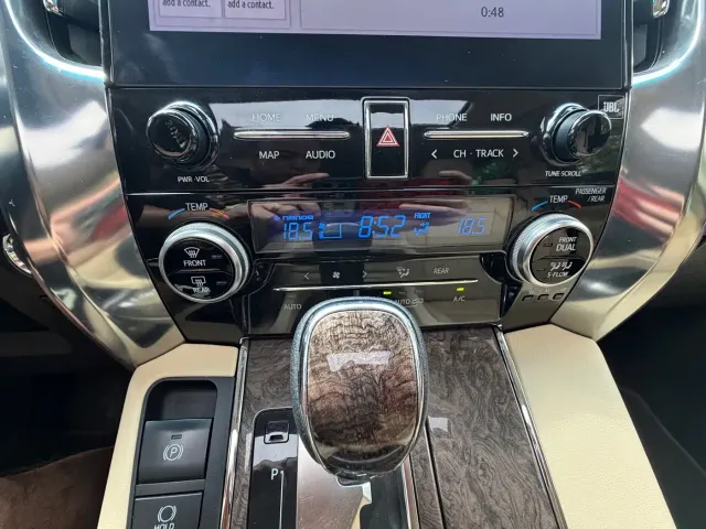 Toyota Alphard — Фото автомобиля 19