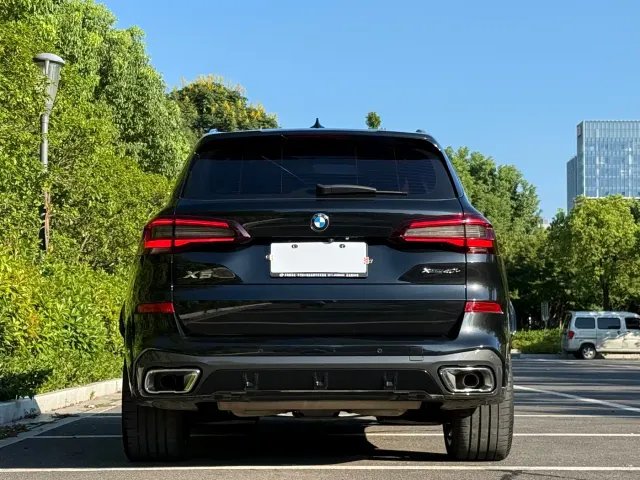 BMW X5 — Фото автомобиля 5