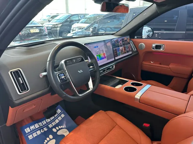 Li Auto L7 — Фото автомобиля 13