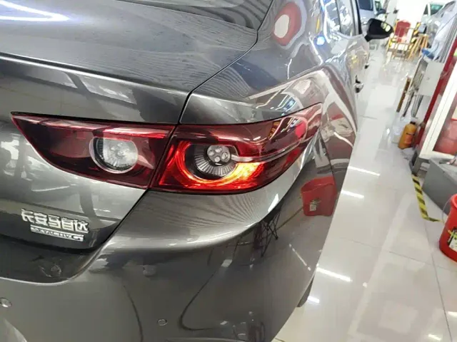 Mazda Axela — Фото автомобиля 7