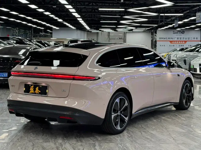 Nio ET5 Touring — Фото автомобиля 7