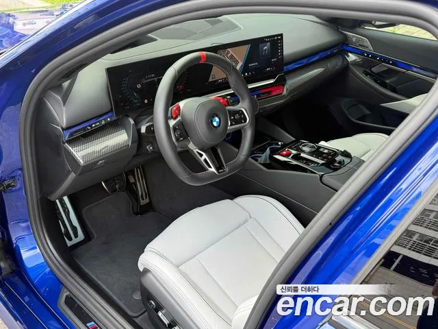BMW M5 G90 — Фото автомобиля 11