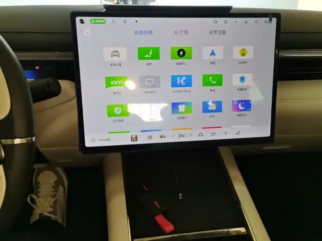Lynk & Co 10 EM-P — Фото автомобиля 12