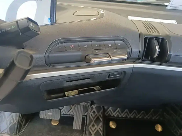Baojun KiWi EV — Фото автомобиля 12