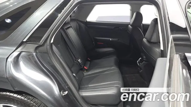Hyundai Grandeur Grandeur (GN7) 2.5 Бензин 2WD — Фото автомобиля 11