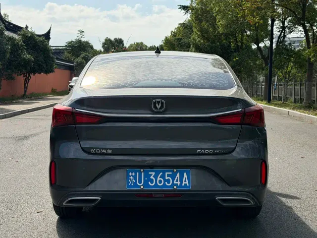 Changan Eado — Фото автомобиля 8