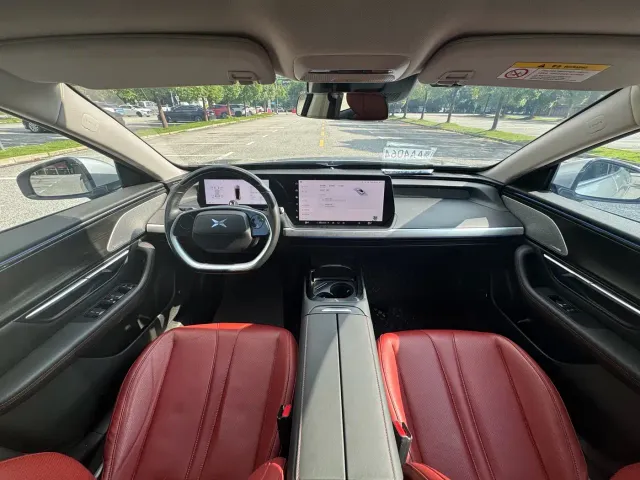 Xpeng P7 — Фото автомобиля 12