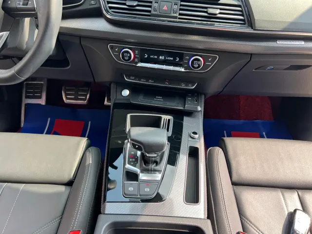 Audi Q5L — Фото автомобиля 5