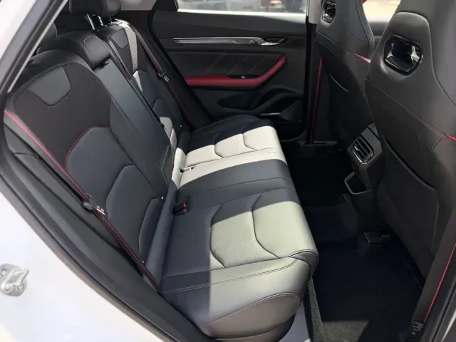 Geely Emgrand S — Фото автомобиля 16