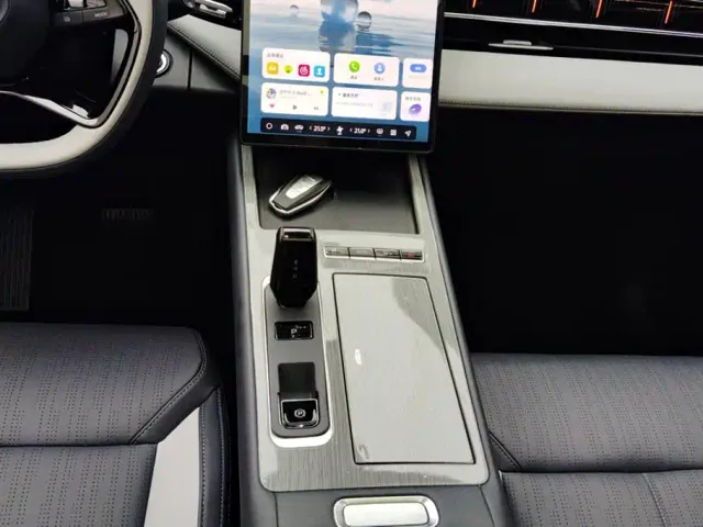 Geely Boyue L — Фото автомобиля 16