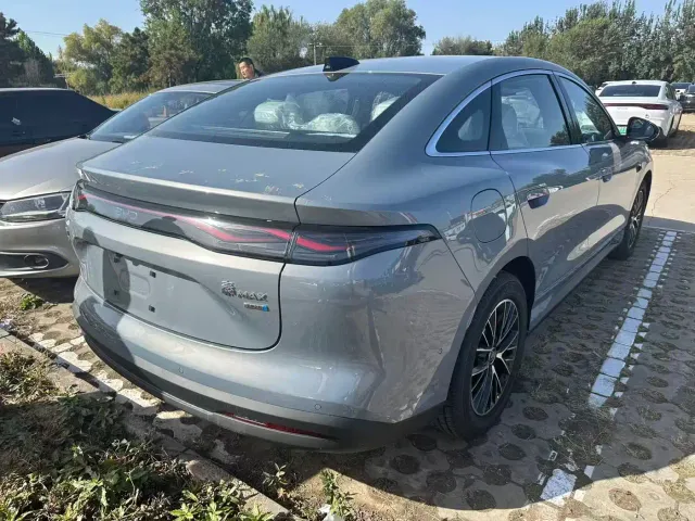 BYD Qin MAX — Фото автомобиля 2