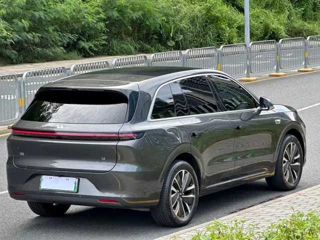 Li Auto L6 — Фото автомобиля 11