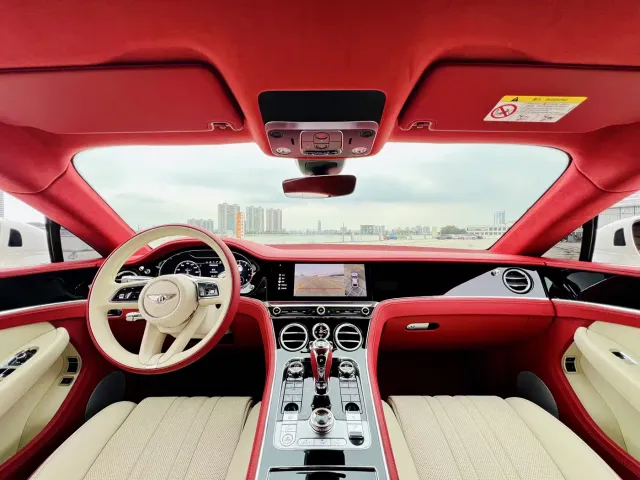 Bentley Continental — Фото автомобиля 8
