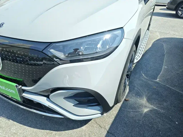 Mercedes-Benz EQE SUV — Фото автомобиля 23