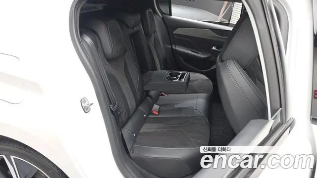 Peugeot 308 — Фото автомобиля 23