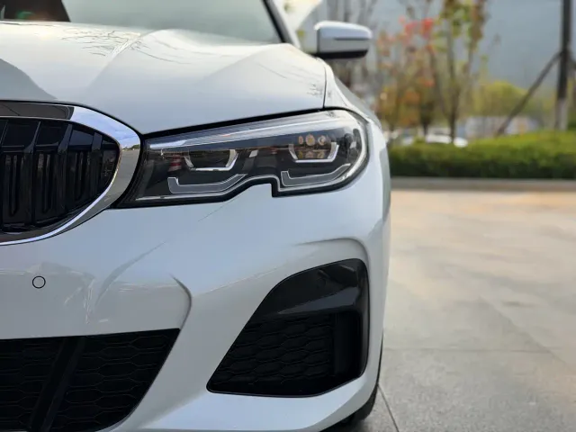 BMW 3 Series — Фото автомобиля 9