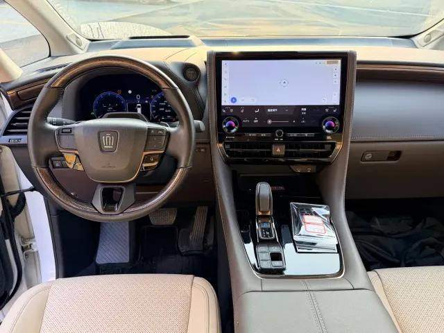 Toyota Vellfire — Фото автомобиля 7