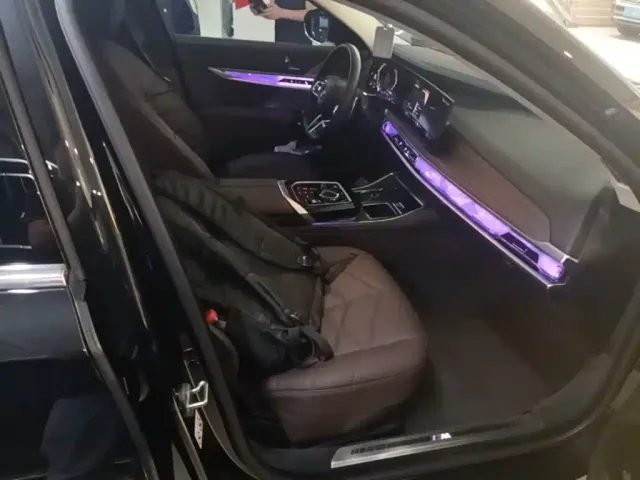 BMW 7 Series — Фото автомобиля 24