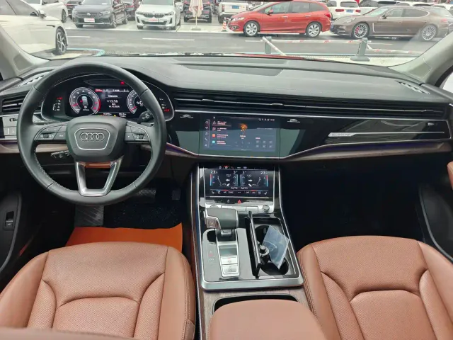 Audi Q7 — Фото автомобиля 5