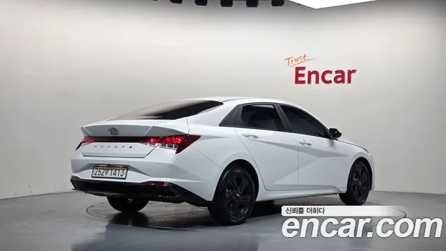 Hyundai Avante CN7 — Фото автомобиля 2