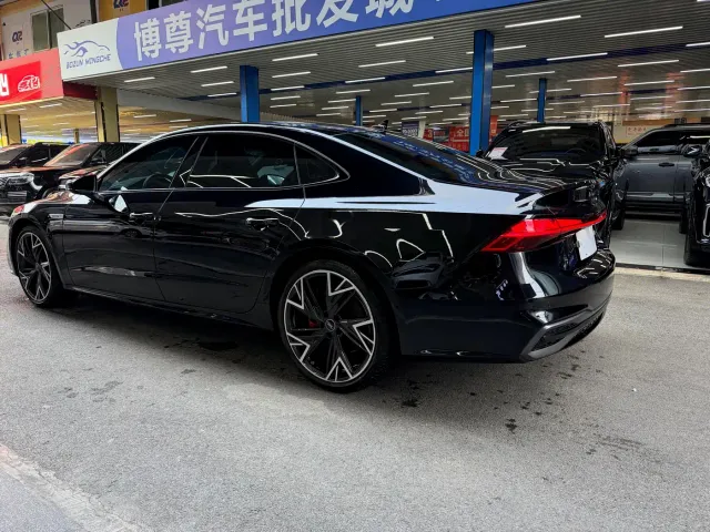 Audi A7L — Фото автомобиля 23