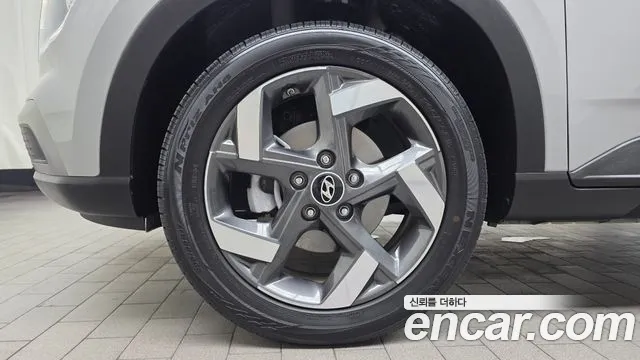 Hyundai Venue — Фото автомобиля 5