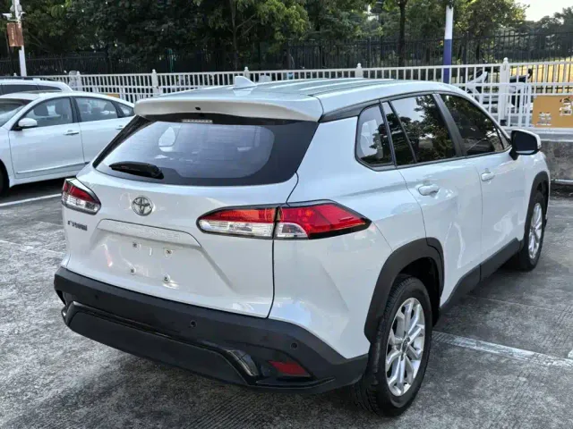 Toyota Frontlander — Фото автомобиля 12